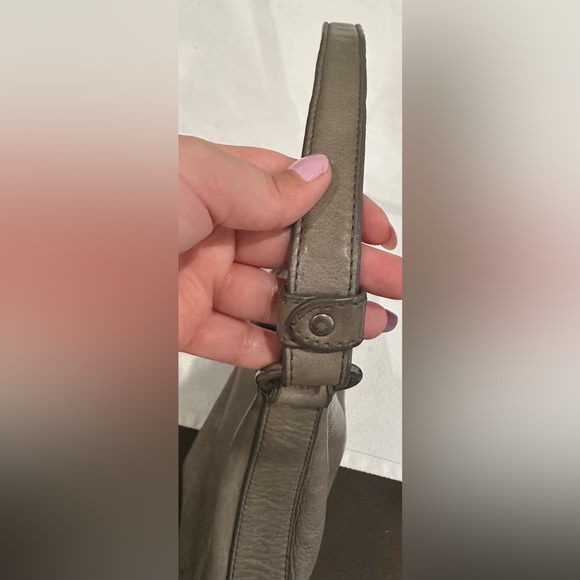 Frye Clara Smoke Grey Leather Fringe Tassel Hobo Shoulder Bag Purse - Picture 7 of 15